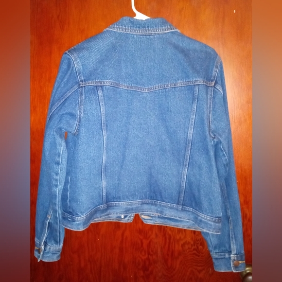 🌞LIKE NEW! Jean Jacket - Picture 2 of 5